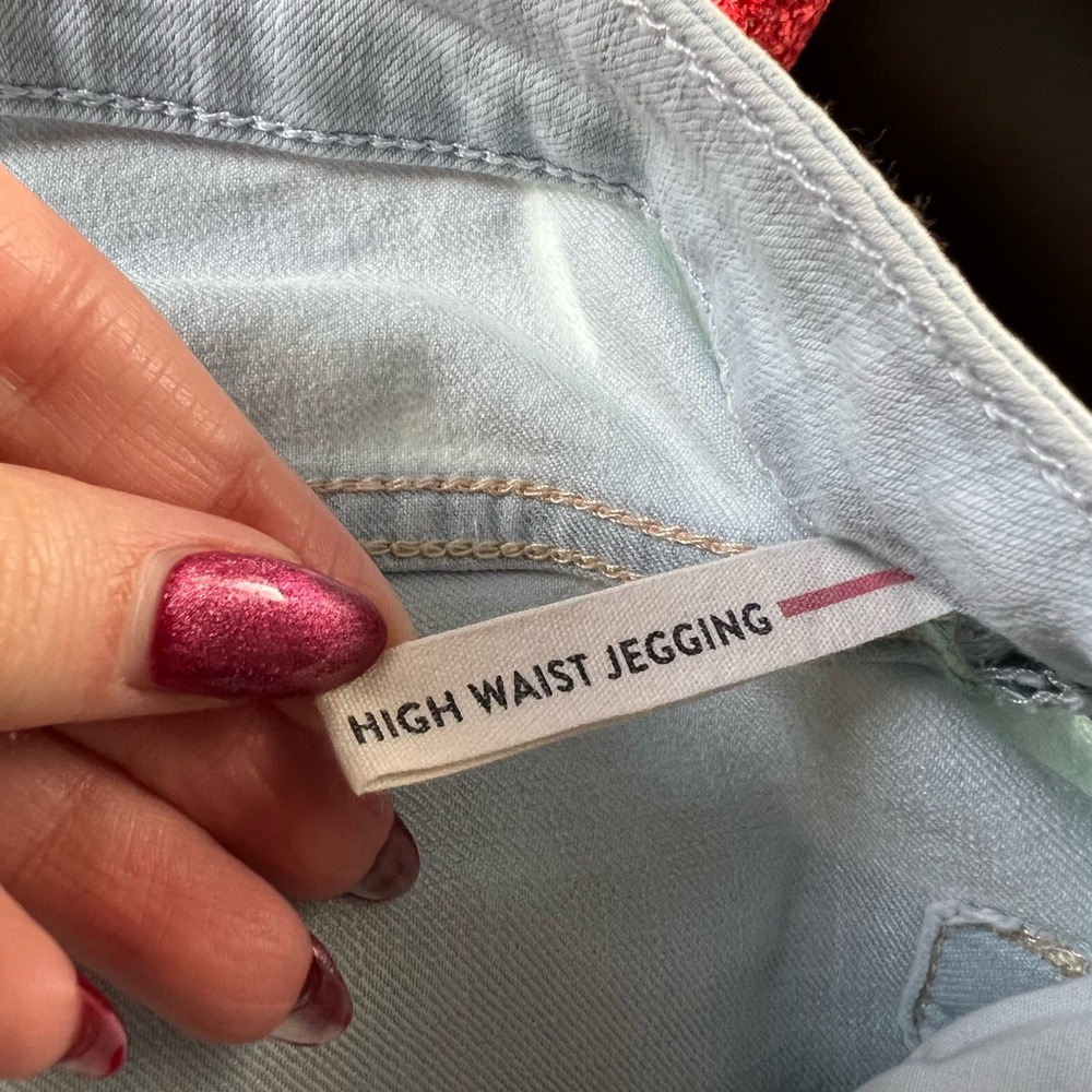 ◻️GARAGE: Junior girl size 9, light wash blue high waist jegging, preowned◻️ - Picture 3 of 13